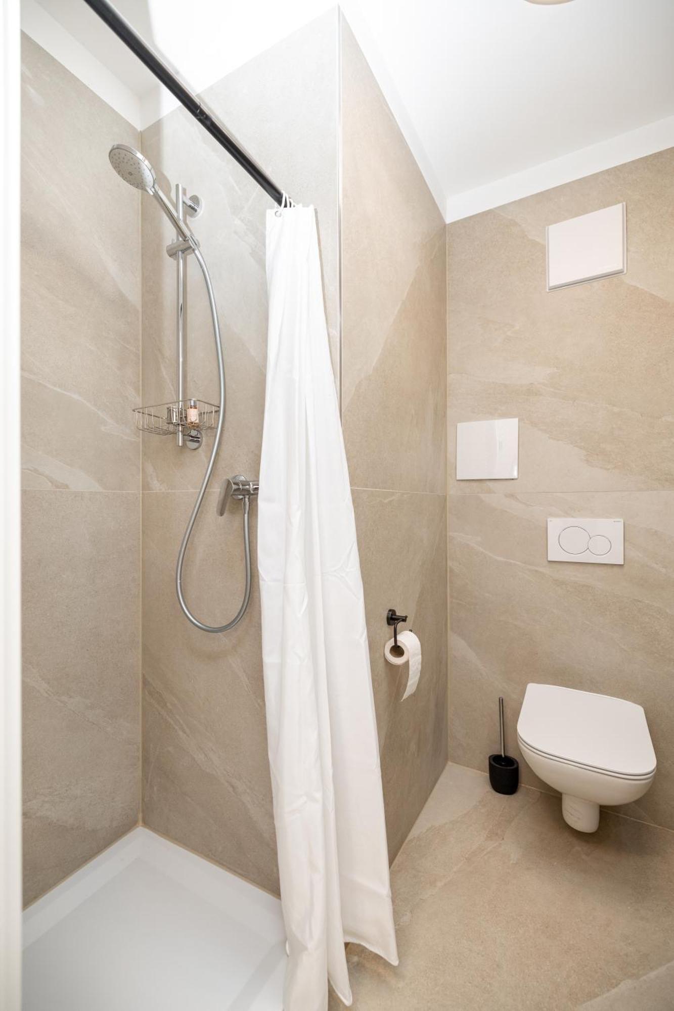 Kleines Apartment Mit Balkon Вюрцбург Экстерьер фото